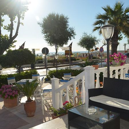 Hotel Ideal Rimini Exterior foto