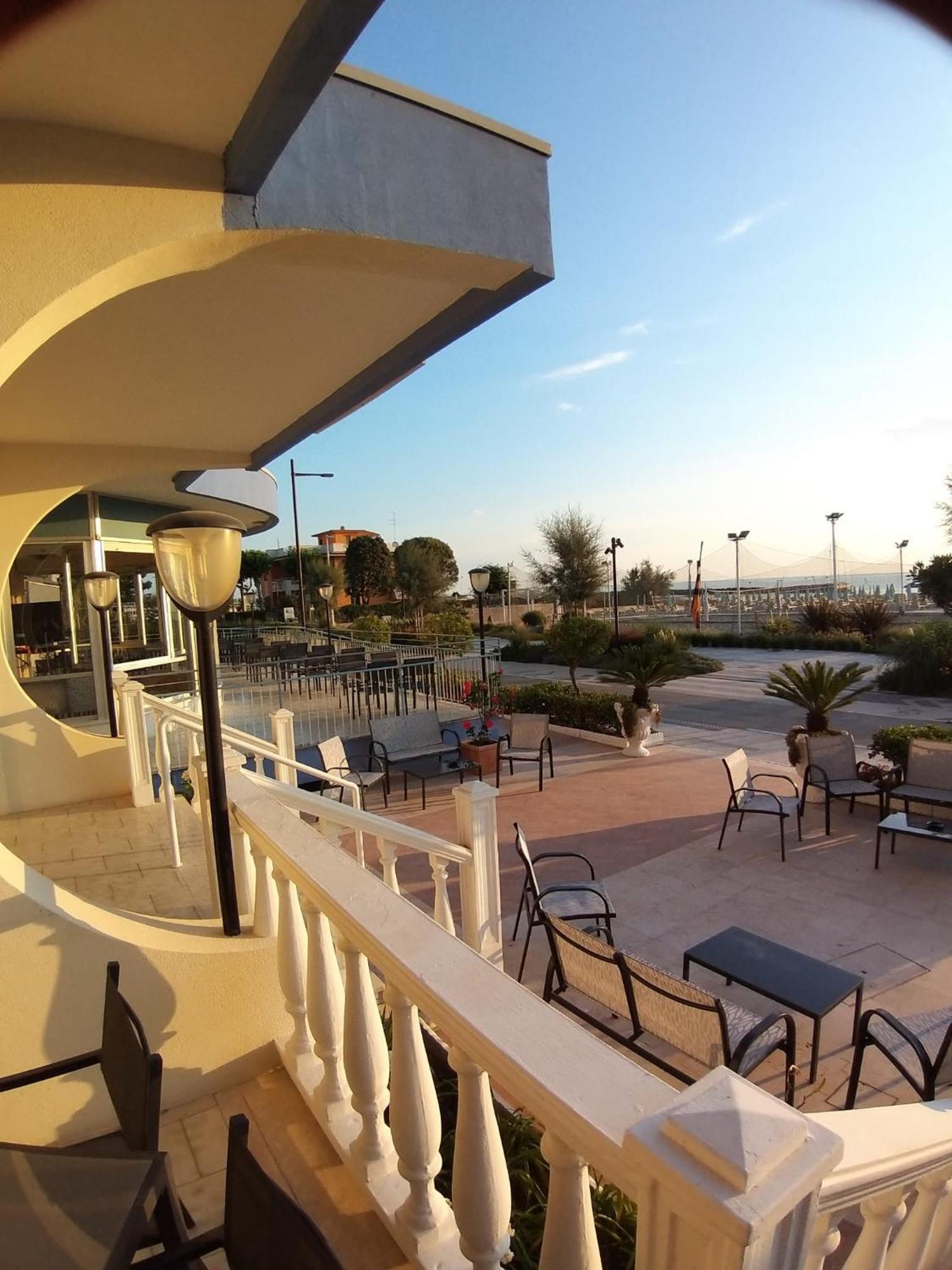 Hotel Ideal Rimini Exterior foto