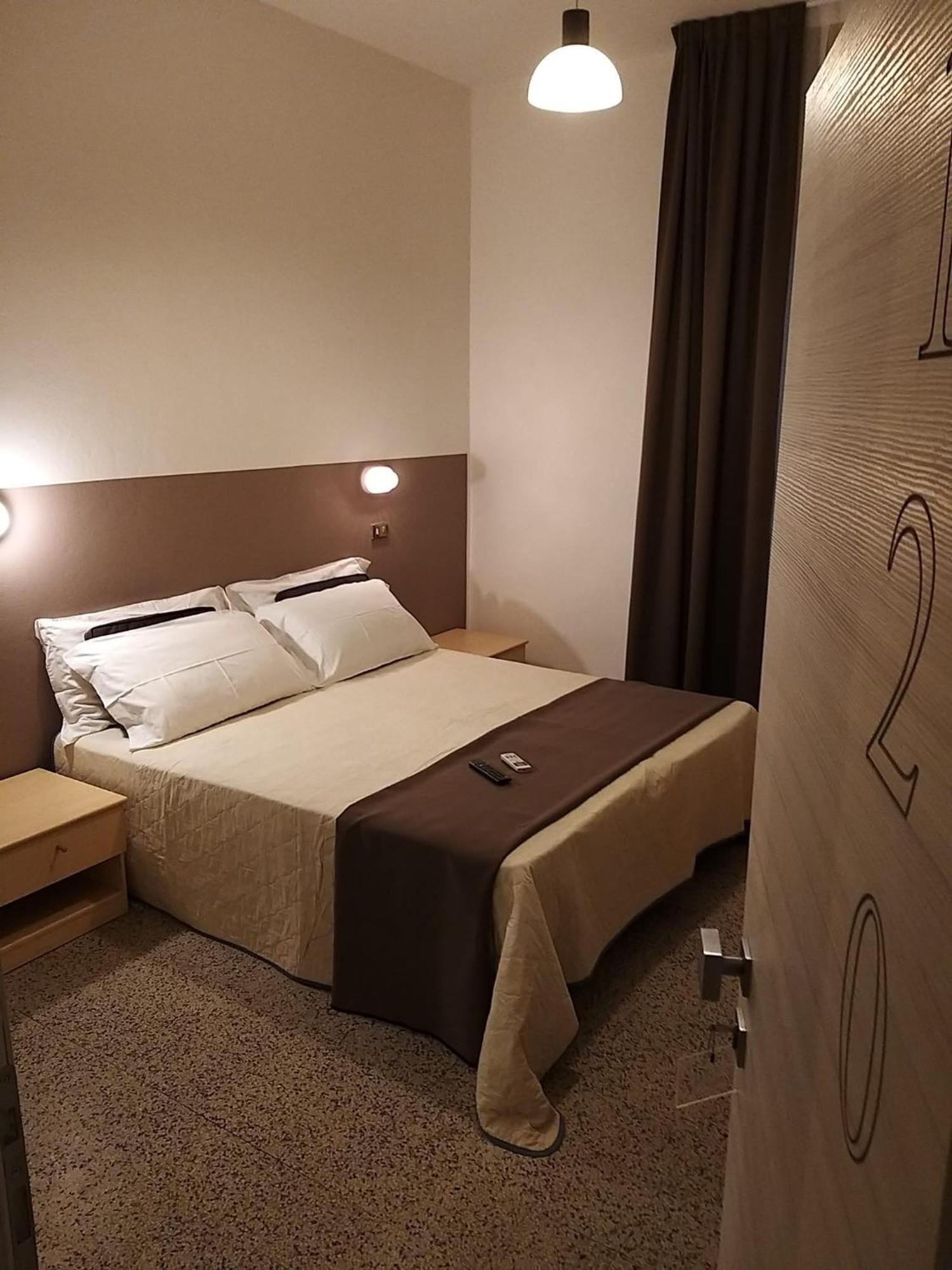 Hotel Ideal Rimini Exterior foto