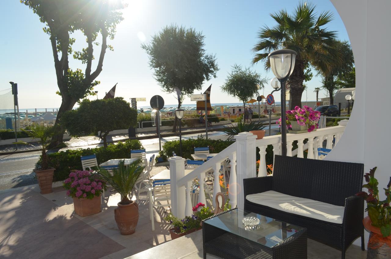 Hotel Ideal Rimini Exterior foto
